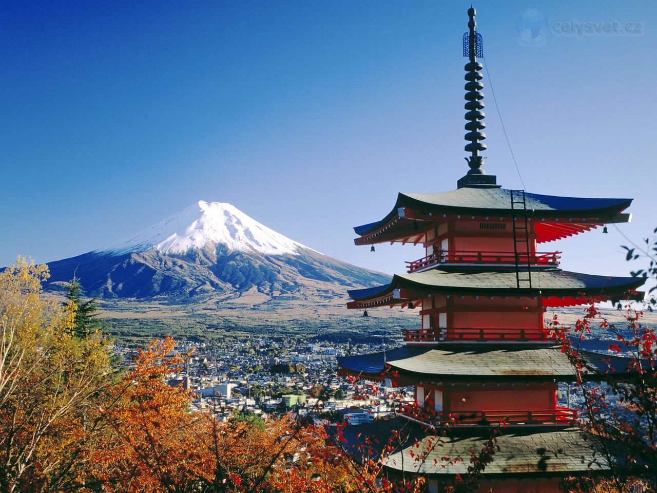 Foto: Fujiyoshida And Mount Fuji, Japan