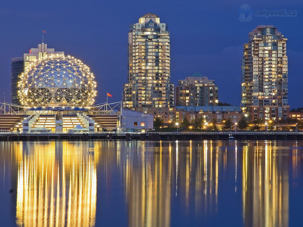 Foto: False Creek Science World, Downtown Vancouver, British Columbia, Canada