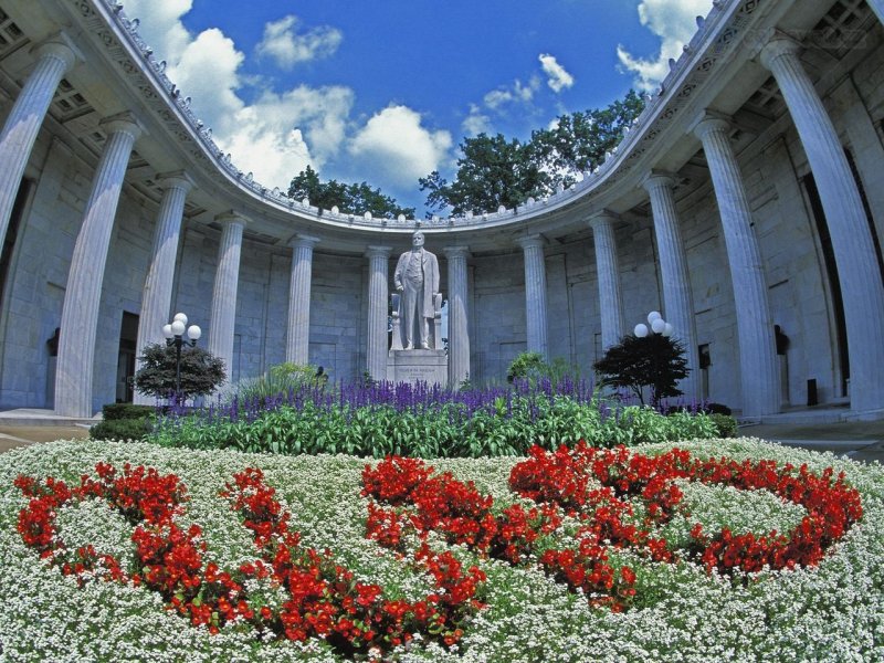 Foto: Mckinley Memorial Library, Niles, Ohio